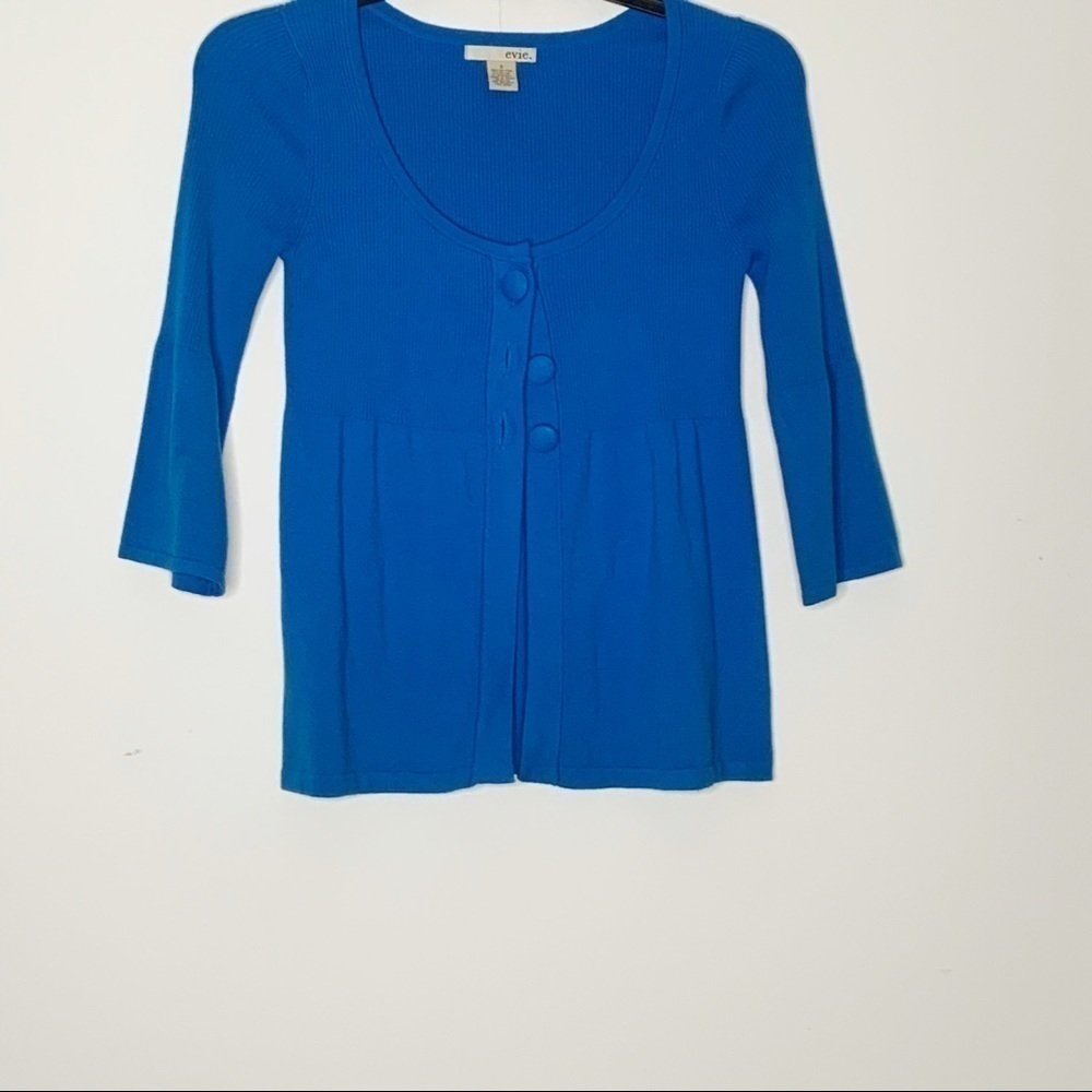 𝅺evie blue cardigan. 3/4 sleeves. Buttons. Size S